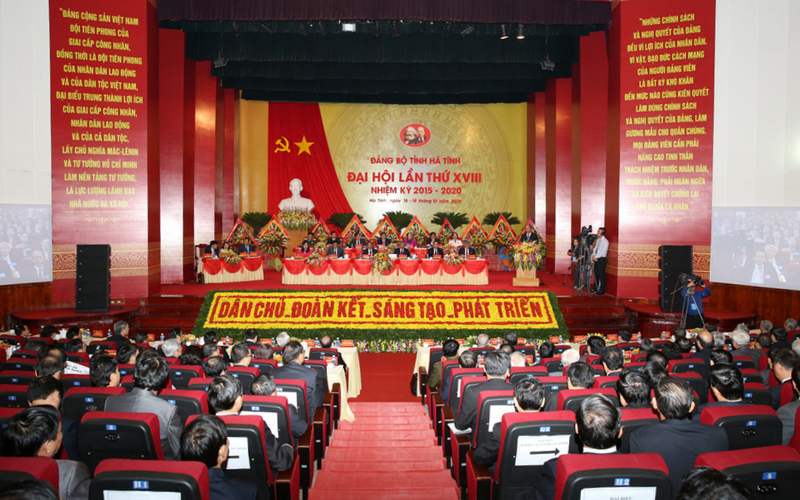 ថ្នាក់ដឹកនាំបក្សអញ្ជើញចូលរួមមហាសន្និបាតបក្សភាគខេត្ត Ha Tinh